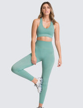 Load image into Gallery viewer, Women&#39;s seamless hyperflex workout set 2 piece
